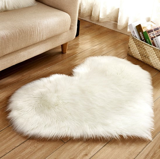 Heart‑Shaped Fluffy Floor Rug